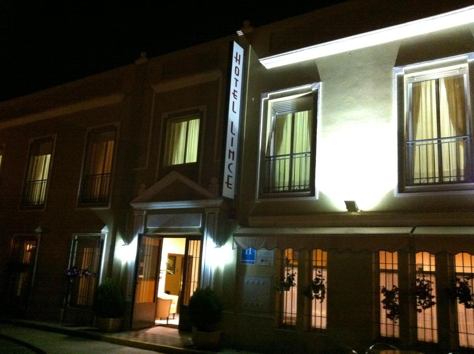 Hotel Lince Aznalcazar ภายนอก รูปภาพ